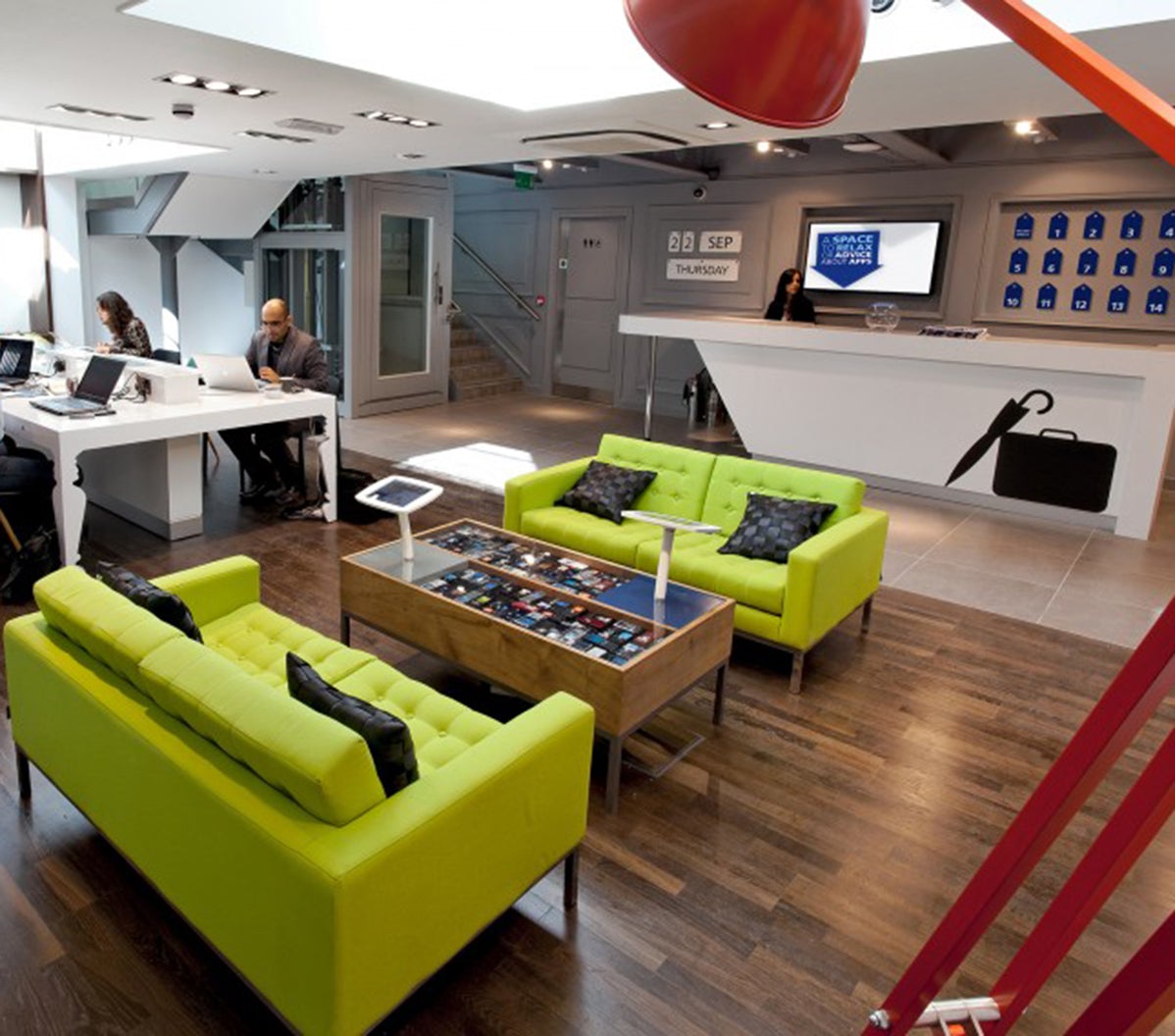 O2 concept store features Bouncepad iPad kiosks - Bouncepad
